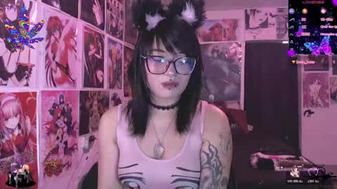 Snapshot of dakapsy420_ chatting on June 2, 7:05 pm Dakapsy online show from June 2, 7:05 pm