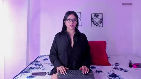 dakostelee1_ online show from April 16, 4:30 pm