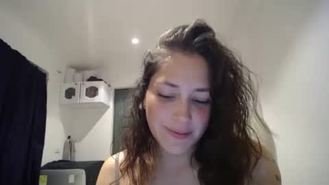 IG  dakotasofiaa online show from January 15, 4:50 am