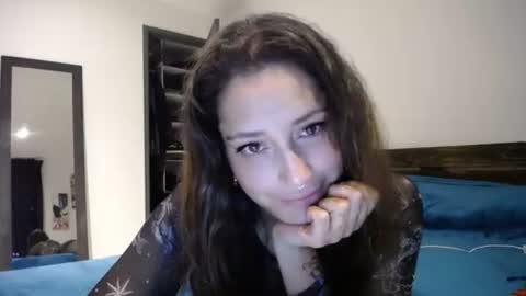 IG  dakotasofiaa online show from April 7, 12:33 am