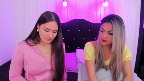 Snapshot of dakota_alice chatting on December 12, 3:54 am Dakota and Valerie online show from December 12, 3:54 am