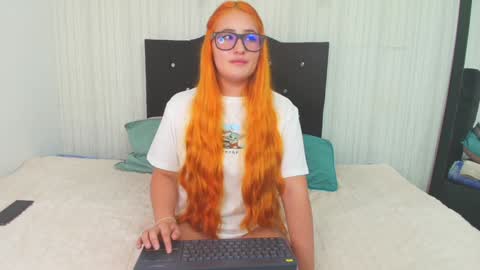 Snapshot of dakota_alice chatting on February 7, 2:50 am Dakota and Valerie online show from February 7, 2:50 am