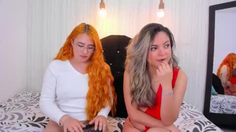 Snapshot of dakota_alice chatting on March 4, 1:45 am Dakota and Valerie online show from March 4, 1:45 am