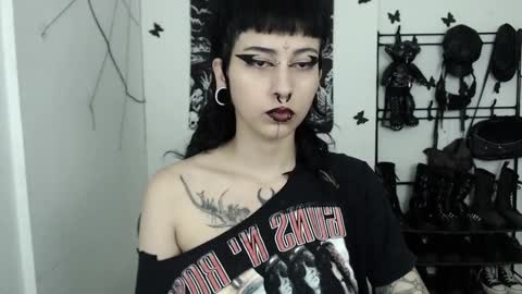 Snapshot of dakota_krall_ chatting on September 13, 4:01 am dakota online show from September 13, 4:01 am