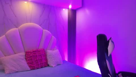 Snapshot of dakota_mars chatting on October 22, 12:16 pm dakota_mars online show from October 22, 12:16 pm