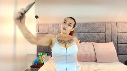 Dakota-Megan online show from November 25, 1:33 pm