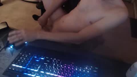 Snapshot of dakota_reilly chatting on November 27, 12:40 pm Dakota online show from November 27, 12:40 pm