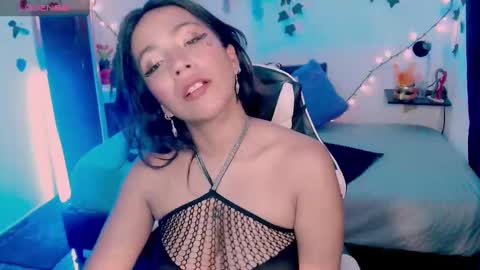 Snapshot of dakota_ro chatting on September 19, 6:41 pm Caroliina online show from September 19, 6:41 pm