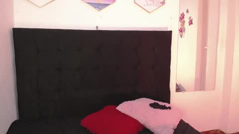 Daakota  online show from March 24, 12:10 pm