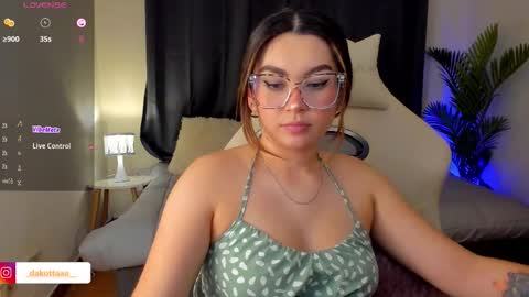 Snapshot of dakottaa__ chatting on October 24, 11:34 pm dakottaa__ online show from October 24, 11:34 pm