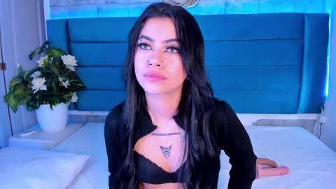 Snapshot of dakottahill chatting on January 29, 1:49 pm   online show from January 29, 1:49 pm