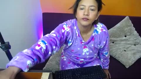 Snapshot of daleska_delicious1 chatting on December 27, 1:39 pm daleska_delicious1 online show from December 27, 1:39 pm