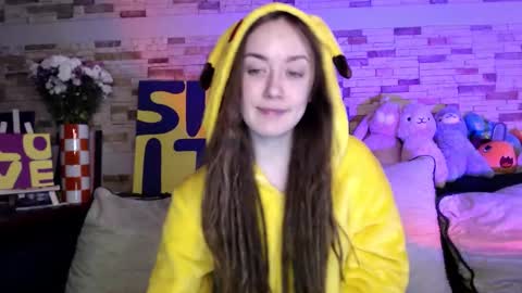 Snapshot of dalia_peach chatting on October 20, 9:43 am Dalia online show from October 20, 9:43 am