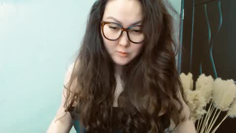 Snapshot of dalidayes chatting on December 15, 6:18 am Dali online show from December 15, 6:18 am