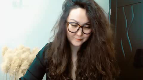 Snapshot of dalidayes chatting on December 29, 8:44 am Dali online show from December 29, 8:44 am