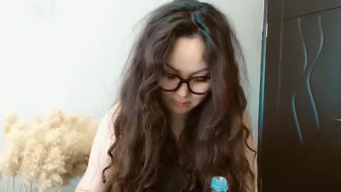 Snapshot of dalidayes chatting on January 12, 8:25 am Dali online show from January 12, 8:25 am