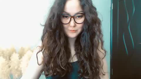 Snapshot of dalidayes chatting on February 16, 5:48 am Dali online show from February 16, 5:48 am