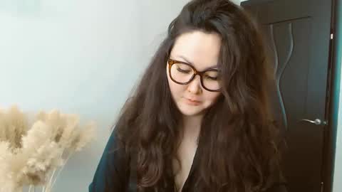 Snapshot of dalidayes chatting on February 21, 7:45 am Dali online show from February 21, 7:45 am