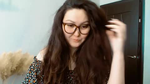 Snapshot of dalidayes chatting on March 8, 5:59 am Dali online show from March 8, 5:59 am