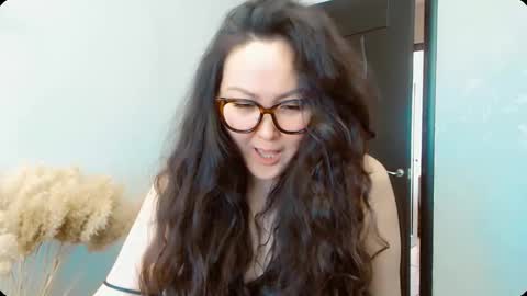 Snapshot of dalidayes chatting on October 14, 7:20 am Dali online show from October 14, 7:20 am