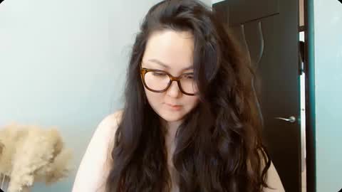 Snapshot of dalidayes chatting on October 20, 6:03 am Dali online show from October 20, 6:03 am