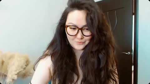 Snapshot of dalidayes chatting on October 21, 7:20 am Dali online show from October 21, 7:20 am