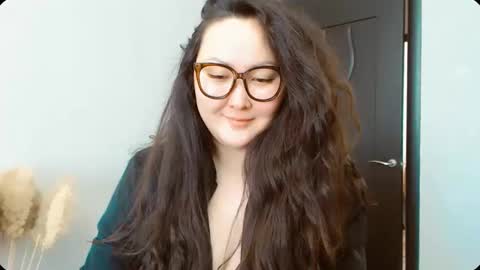 Snapshot of dalidayes chatting on November 5, 6:02 am Dali online show from November 5, 6:02 am