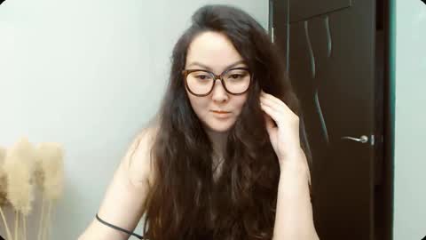 Snapshot of dalidayes chatting on November 21, 6:34 am Dali online show from November 21, 6:34 am