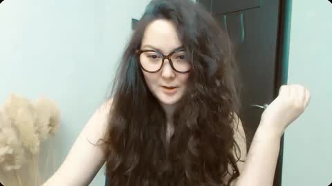 Snapshot of dalidayes chatting on December 14, 4:56 pm Dali online show from December 14, 4:56 pm