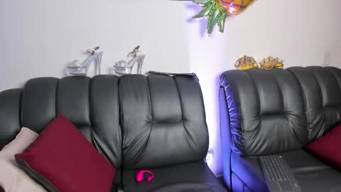 Snapshot of dalila__lu chatting on November 8, 12:16 pm Dalila Lu online show from November 8, 12:16 pm