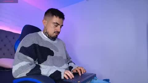 Dallas whitee online show from March 26, 8:03 pm