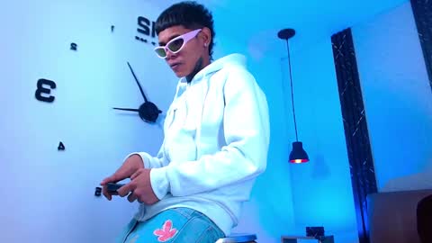 Snapshot of damar_felipe chatting on November 1, 3:08 am damar_felipe online show from November 1, 3:08 am