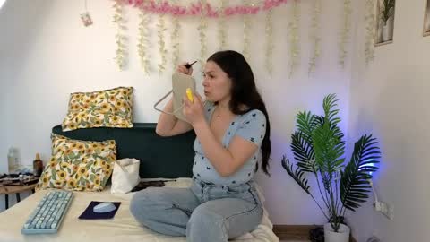 damedefeu online show from April 8, 8:58 am