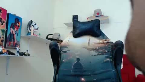 Snapshot of damian64436171 chatting on October 27, 10:25 pm damian64436171 online show from October 27, 10:25 pm