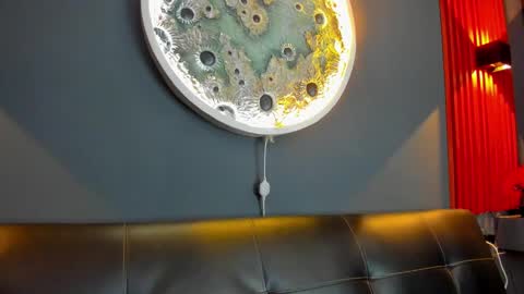 Snapshot of damian__oliver chatting on December 27, 8:02 am Damian Oliver online show from December 27, 8:02 am