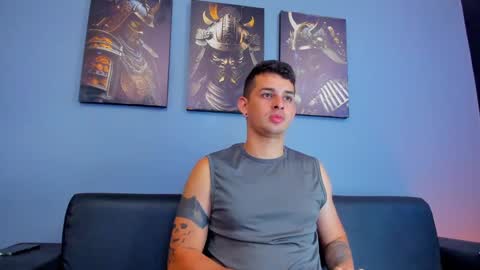 Snapshot of damian__oliver chatting on February 12, 3:29 am Damian Oliver online show from February 12, 3:29 am