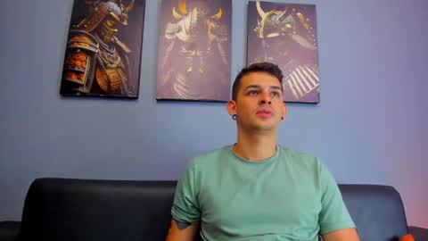 Snapshot of damian__oliver chatting on February 13, 6:52 am Damian Oliver online show from February 13, 6:52 am