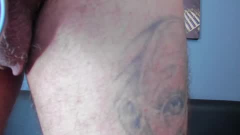 Snapshot of damian__oliver chatting on March 6, 4:08 am Damian Oliver online show from March 6, 4:08 am