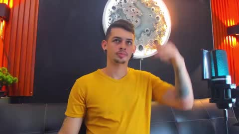 Snapshot of damian__oliver chatting on March 10, 3:12 am Damian Oliver online show from March 10, 3:12 am