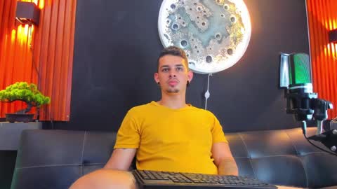 Snapshot of damian__oliver chatting on March 10, 6:16 am Damian Oliver online show from March 10, 6:16 am