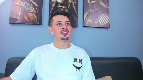 Snapshot of damian__oliver chatting on October 21, 5:52 am Damian Oliver online show from October 21, 5:52 am