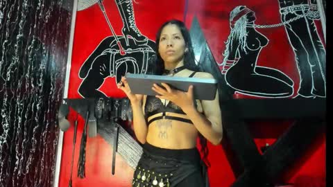 damian_and_tiana online show from October 31, 4:57 am