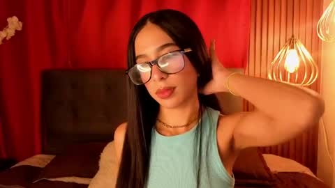 damian_n_lissa online show from April 28, 11:32 pm