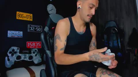 Snapshot of damiancox chatting on November 24, 10:53 pm Daamiancox online show from November 24, 10:53 pm