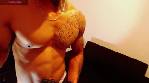 ---Taylor--- online show from December 17, 5:29 am