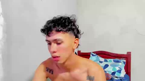 Snapshot of damien_444 chatting on September 10, 1:00 pm damien_444 online show from September 10, 1:00 pm