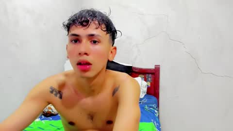 Snapshot of damien_444 chatting on September 16, 8:43 pm damien_444 online show from September 16, 8:43 pm