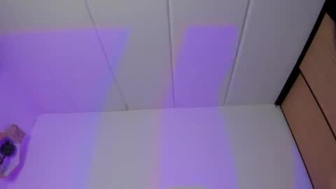 Criss online show from March 9, 3:32 am