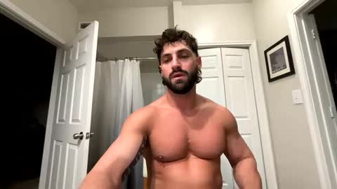 Snapshot of damnimhandsome25 chatting on February 10, 12:30 am Clyde online show from February 10, 12:30 am