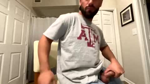 Snapshot of damnimhandsome25 chatting on February 14, 7:33 pm Clyde online show from February 14, 7:33 pm